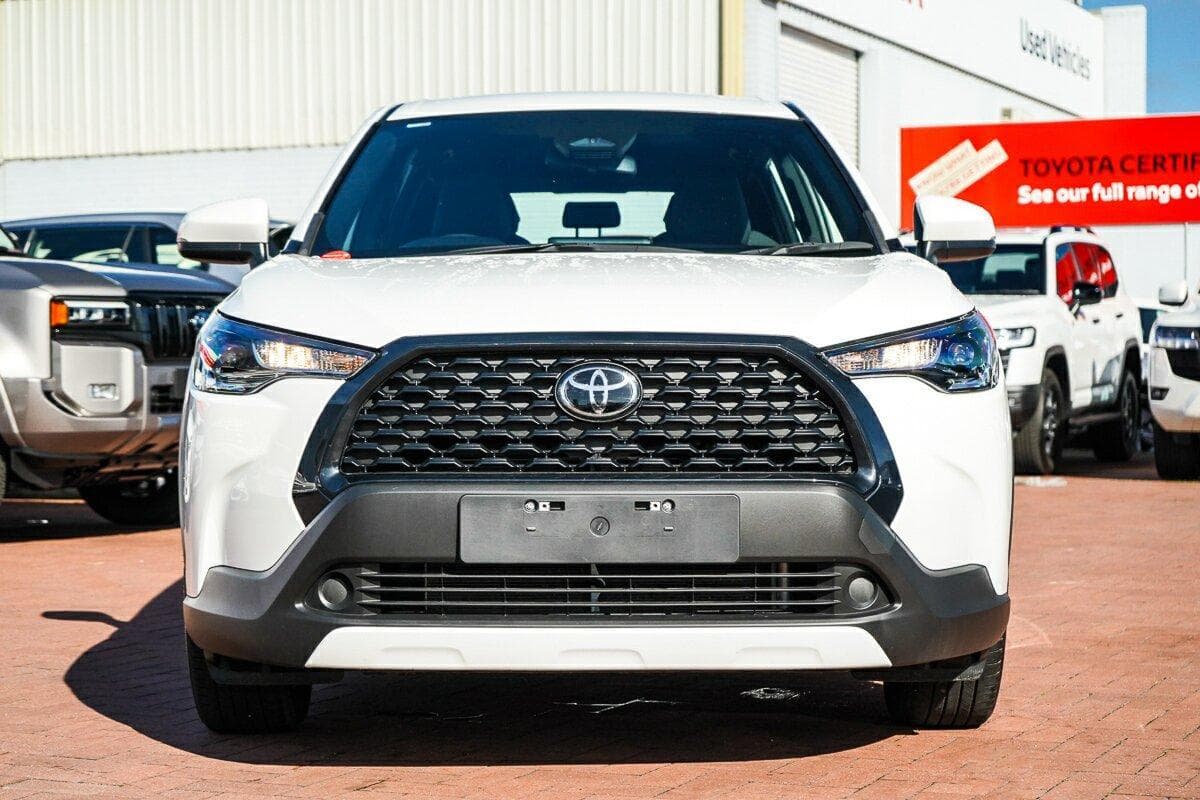 2025 Toyota Corolla Cross GX in White