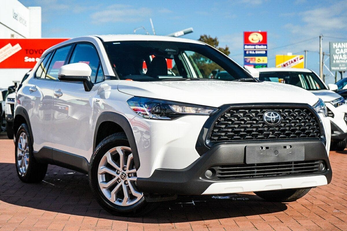 2025 Toyota Corolla Cross GX in White