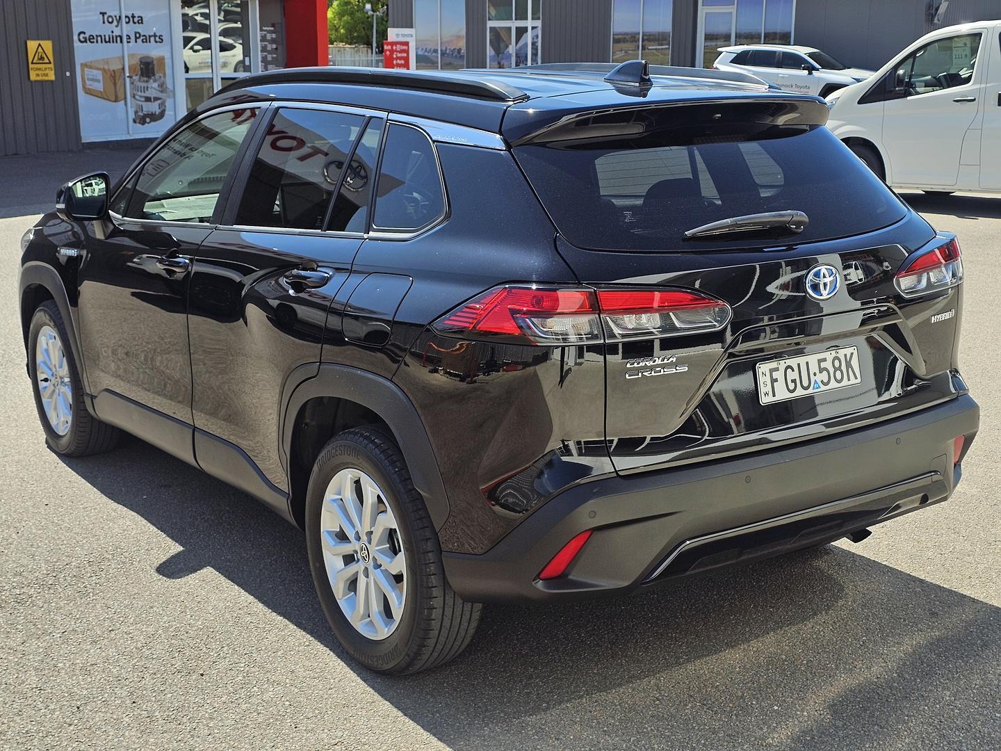 2023 Toyota Corolla Cross GXL in Black