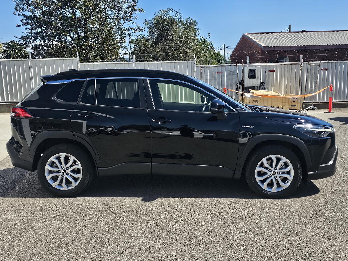 2023 Toyota Corolla Cross GXL in Black