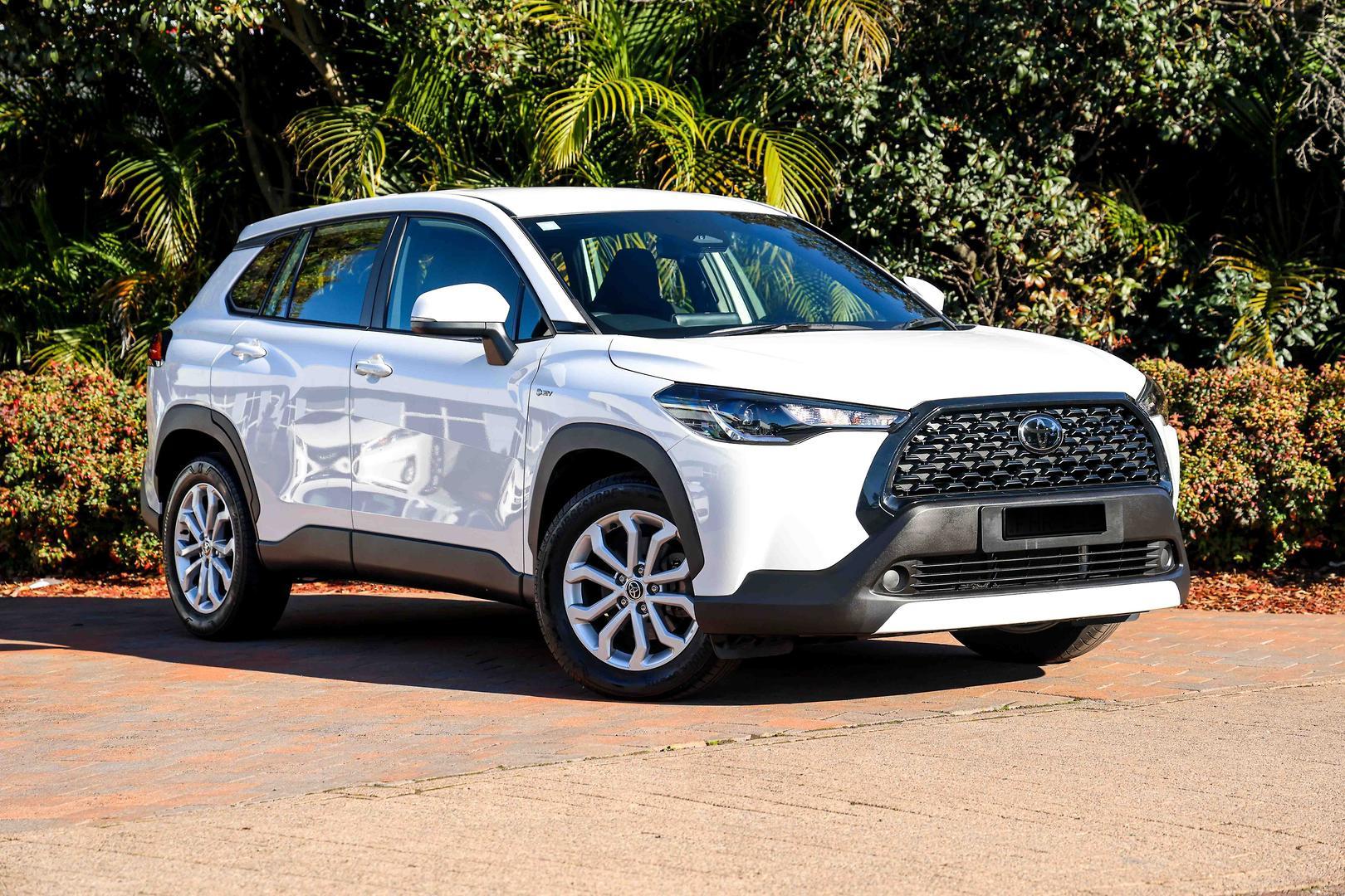 2024 Toyota Corolla Cross GX in White