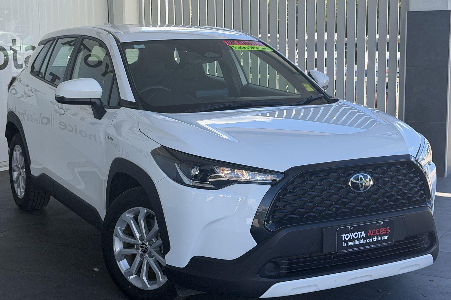 2024 Toyota Corolla Cross GX in White
