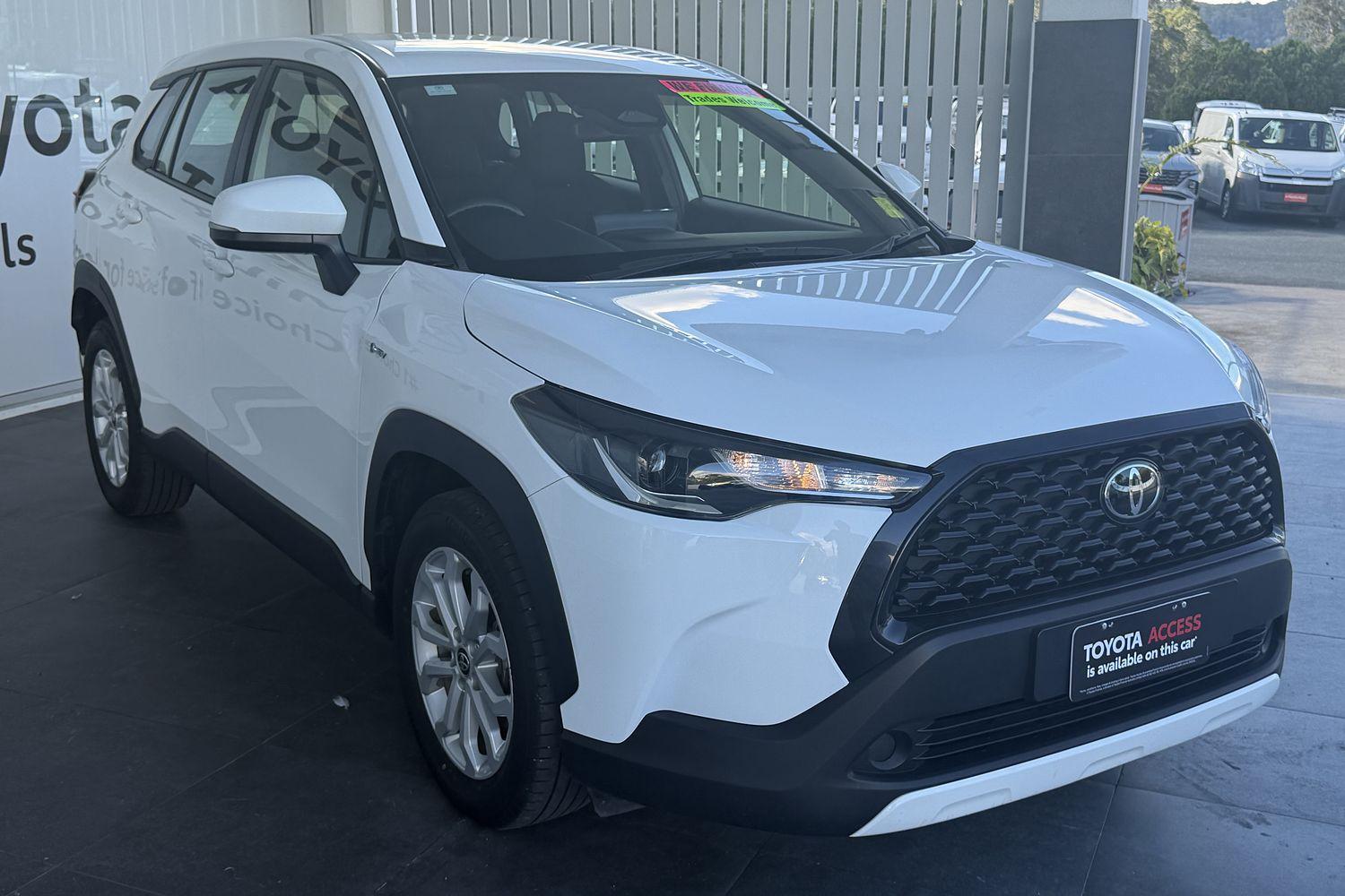 2024 Toyota Corolla Cross GX in White