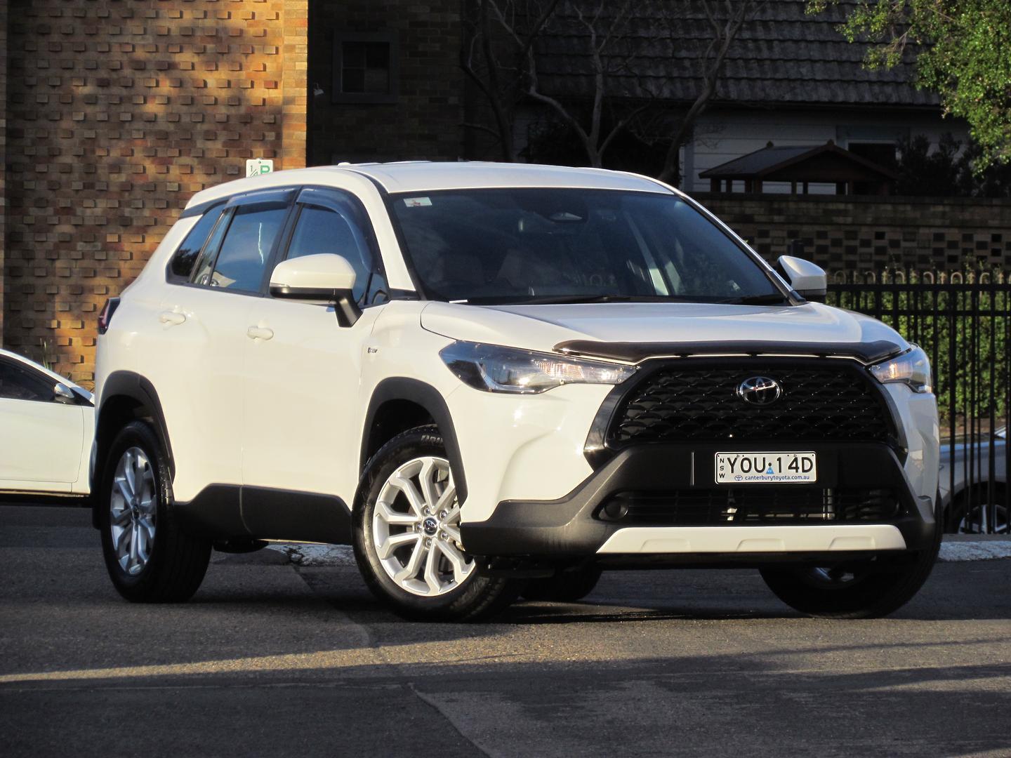 2024 Toyota Corolla Cross GX in White