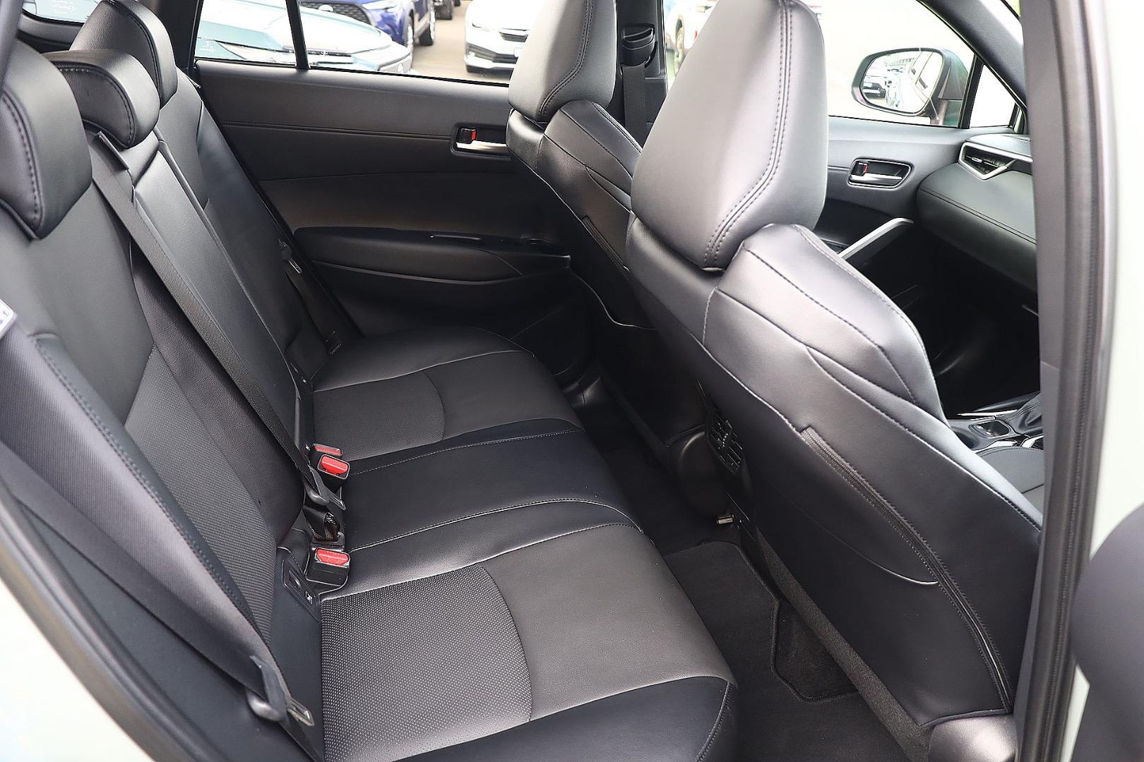 2024 Toyota Corolla Cross Atmos 2WD in Green