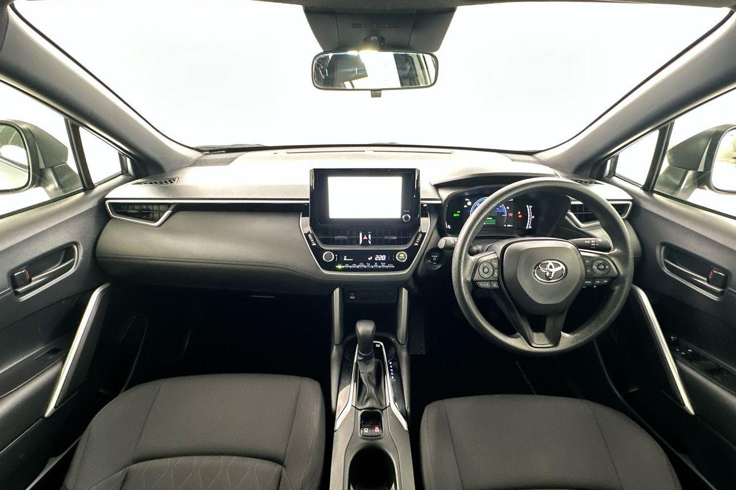 2025 Toyota Corolla Cross GX in Silver