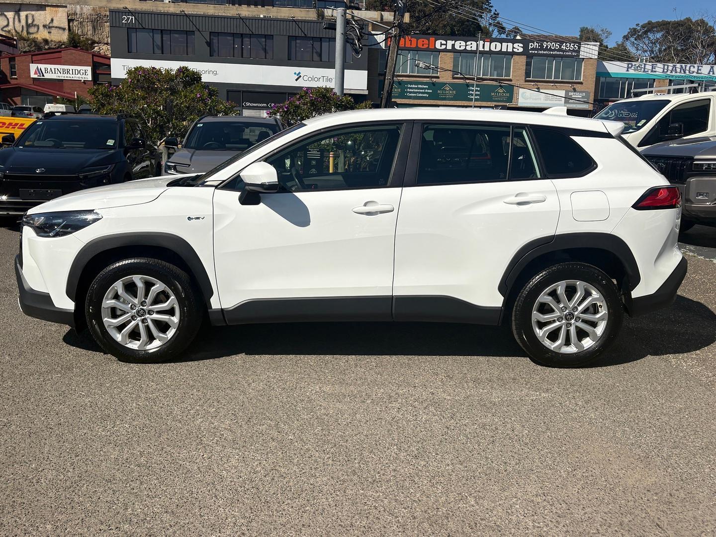 2025 Toyota Corolla Cross GX in White