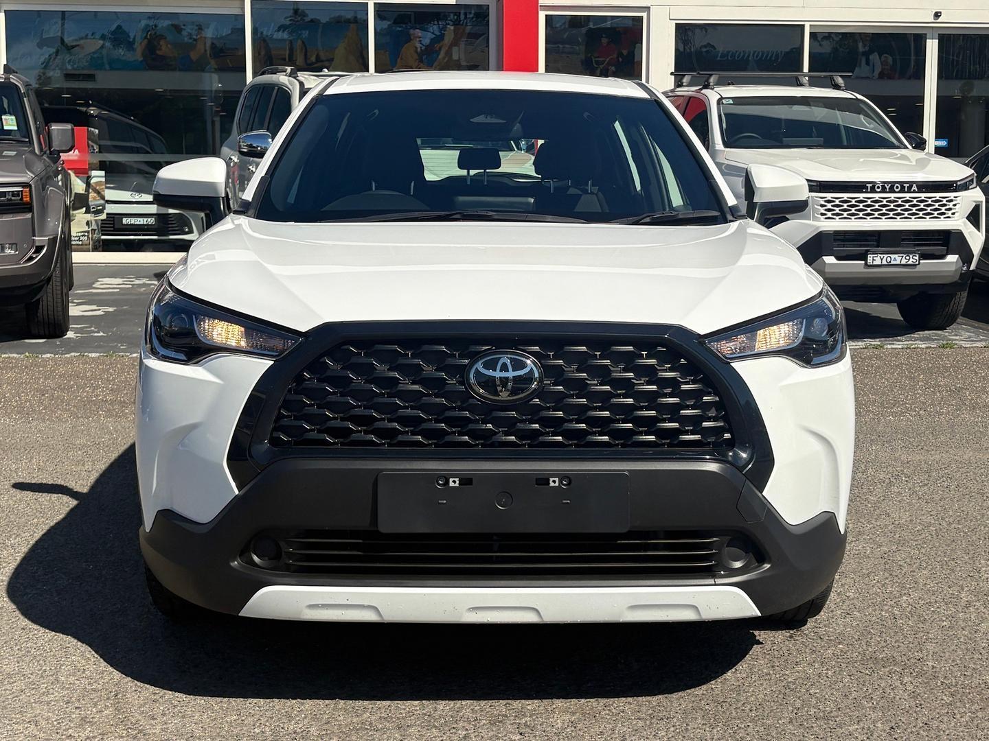 2025 Toyota Corolla Cross GX in White