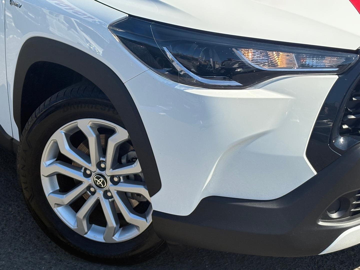 2025 Toyota Corolla Cross GX in White