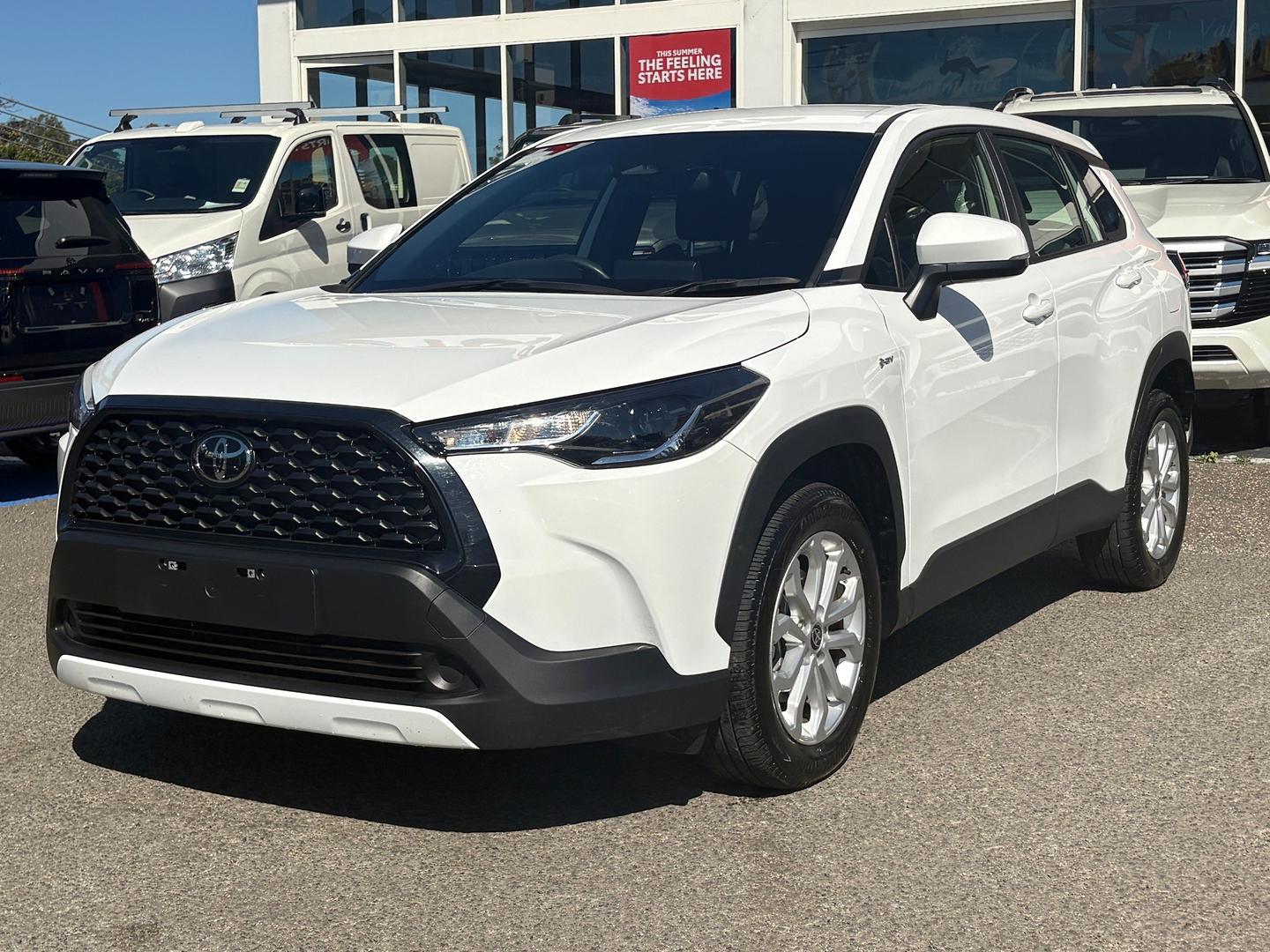2025 Toyota Corolla Cross GX in White