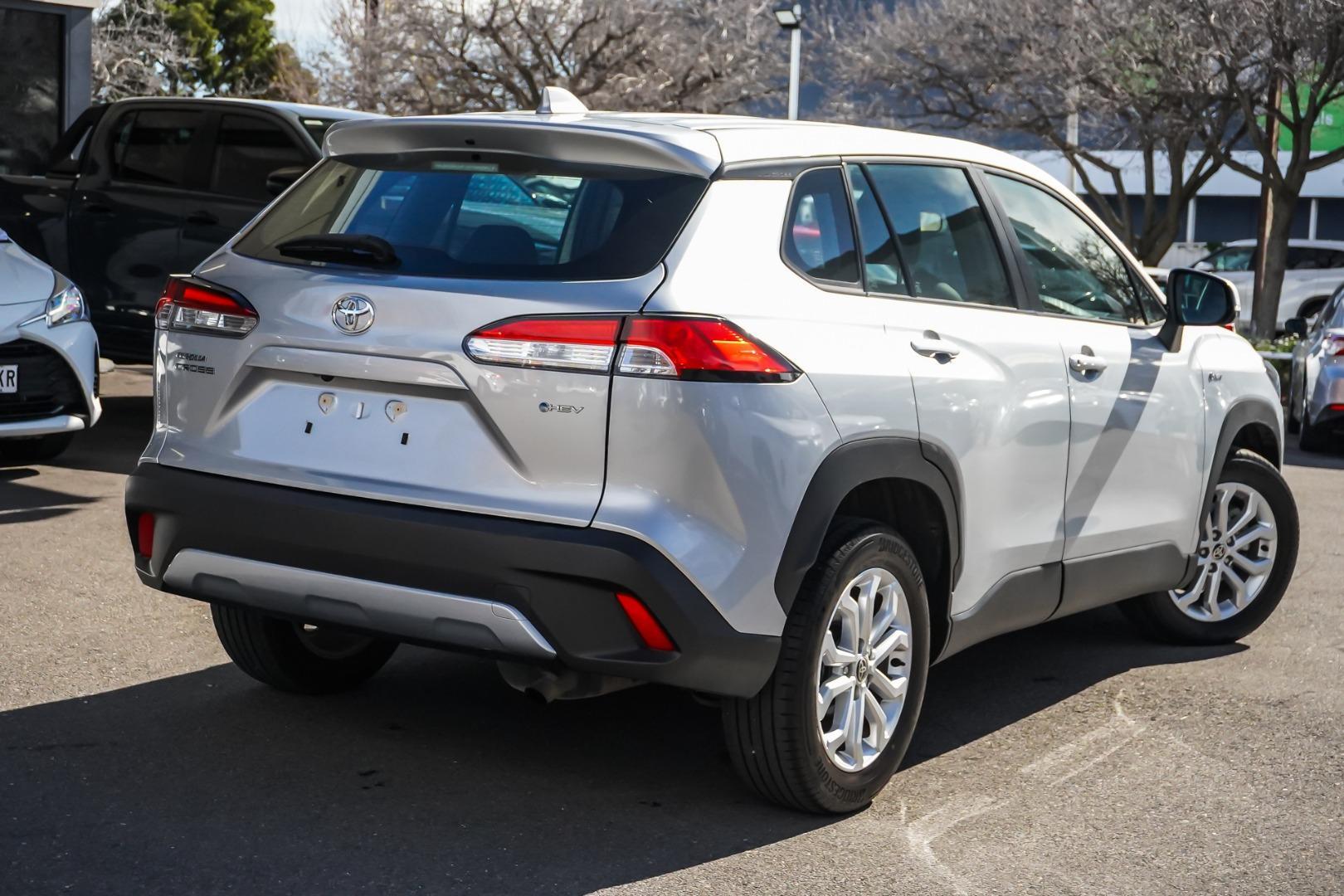 2025 Toyota Corolla Cross GX in Silver