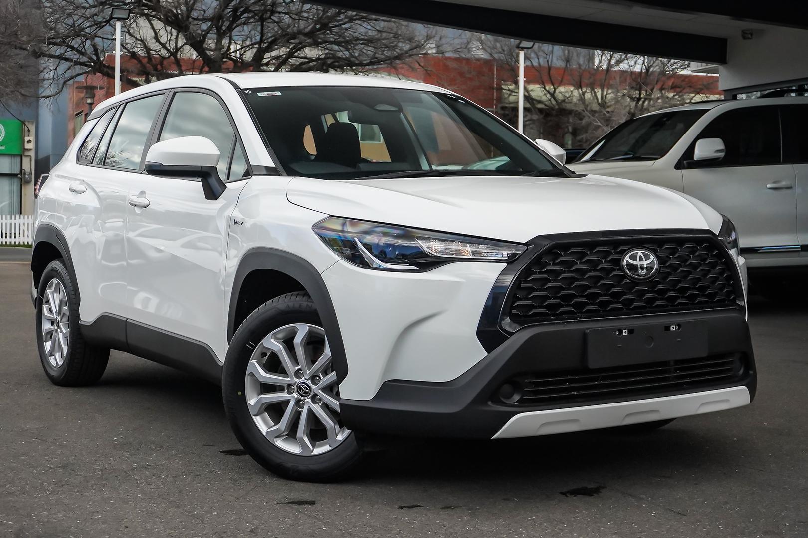 2025 Toyota Corolla Cross GX in White
