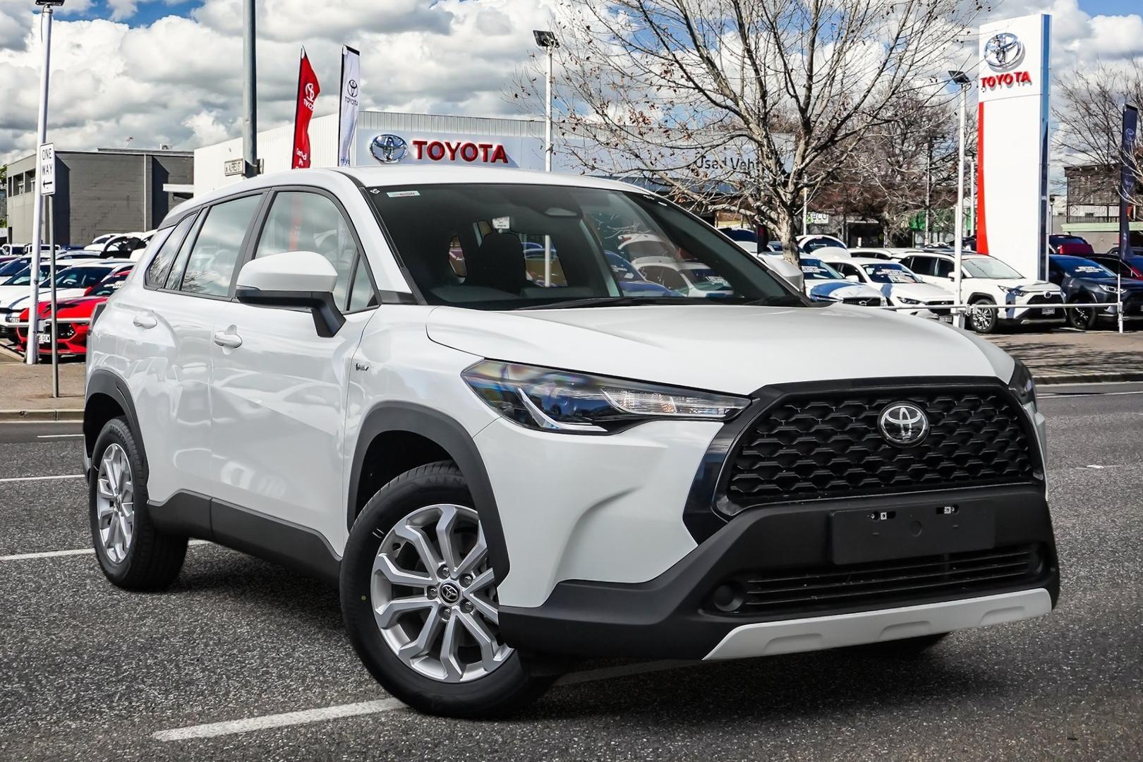 2025 Toyota Corolla Cross GX in White