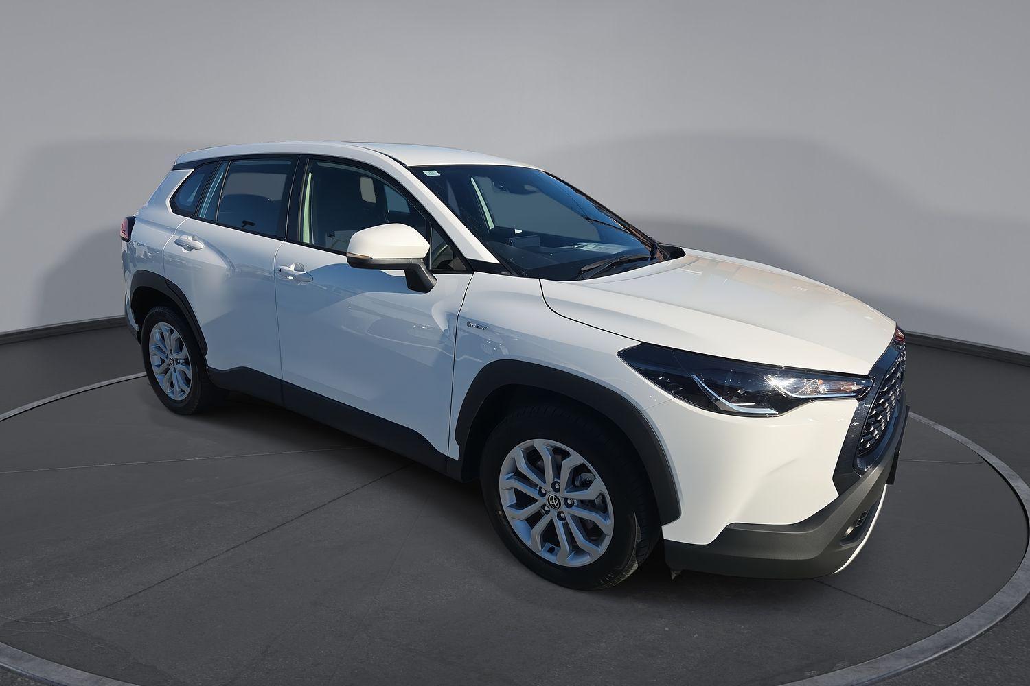 2025 Toyota Corolla Cross GX in White