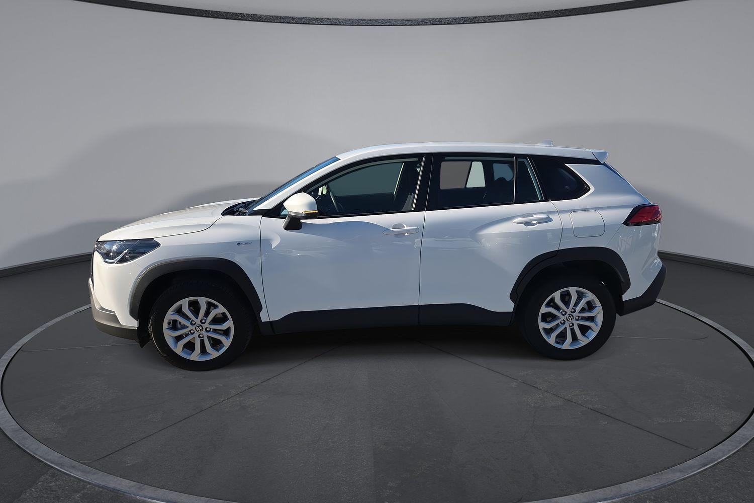 2025 Toyota Corolla Cross GX in White