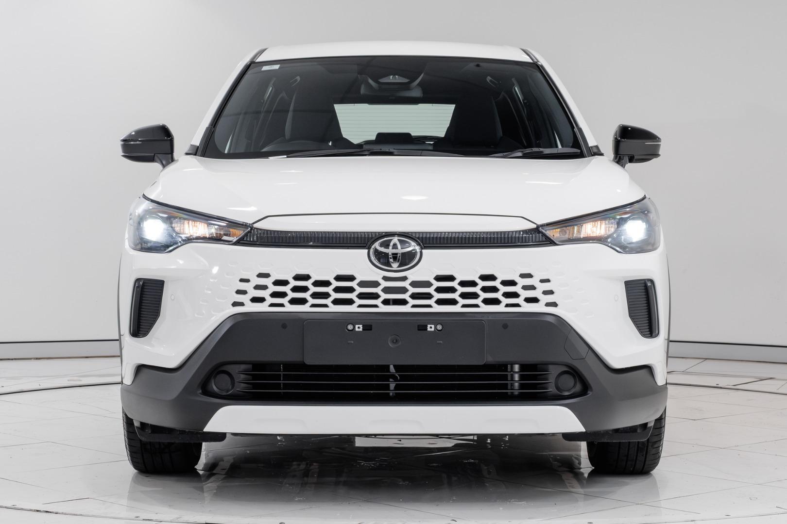 2025 Toyota Corolla Cross GX in White