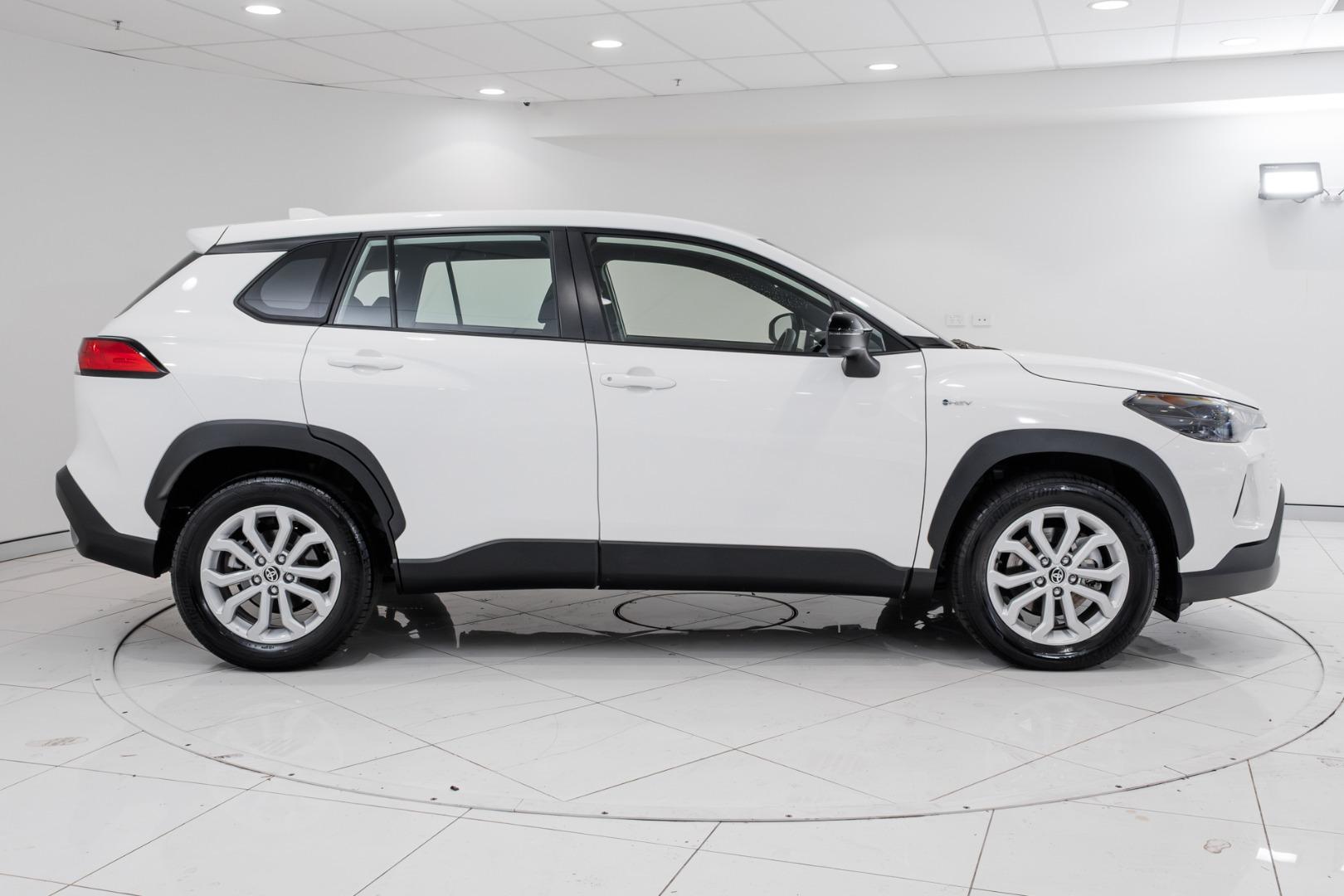 2025 Toyota Corolla Cross GX in White