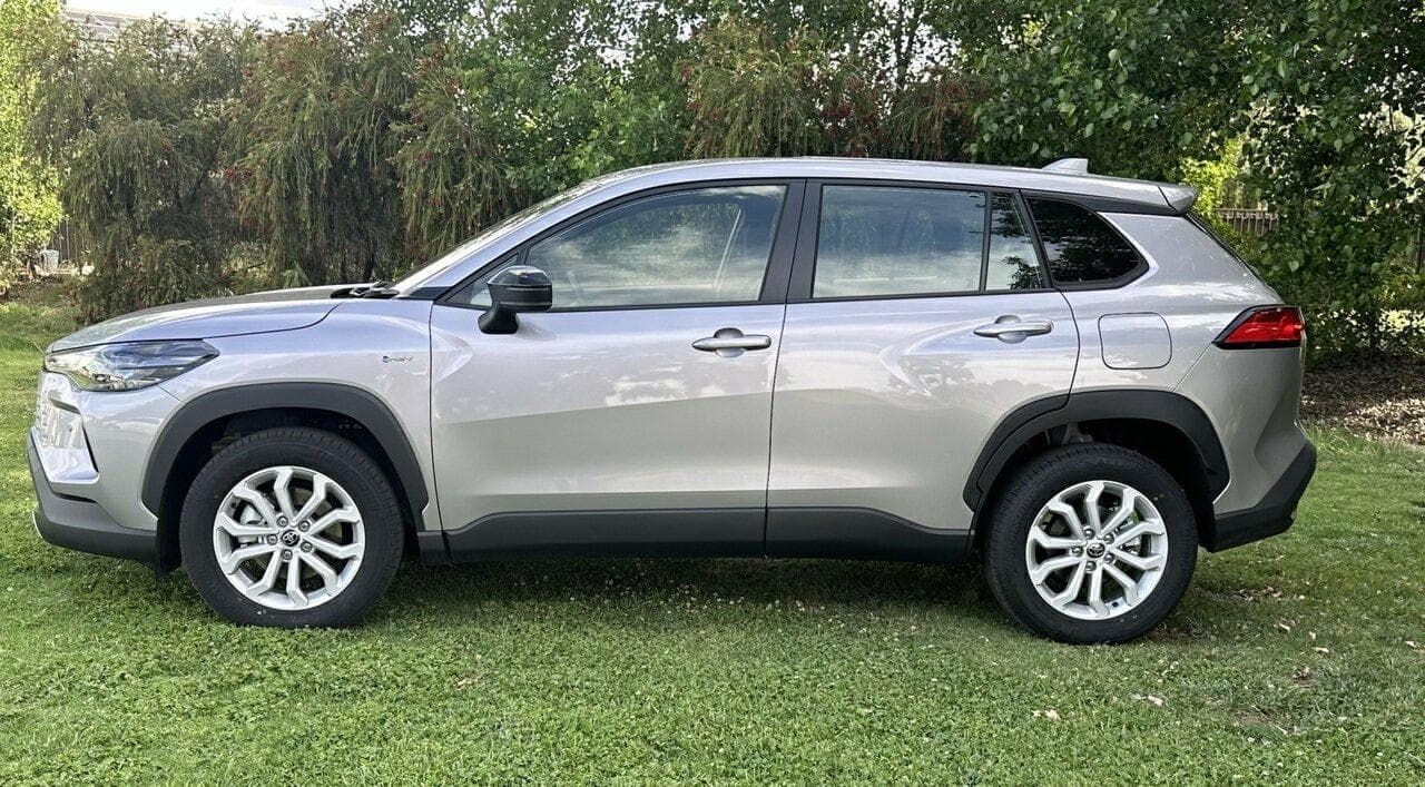 2025 Toyota Corolla Cross GX in Silver