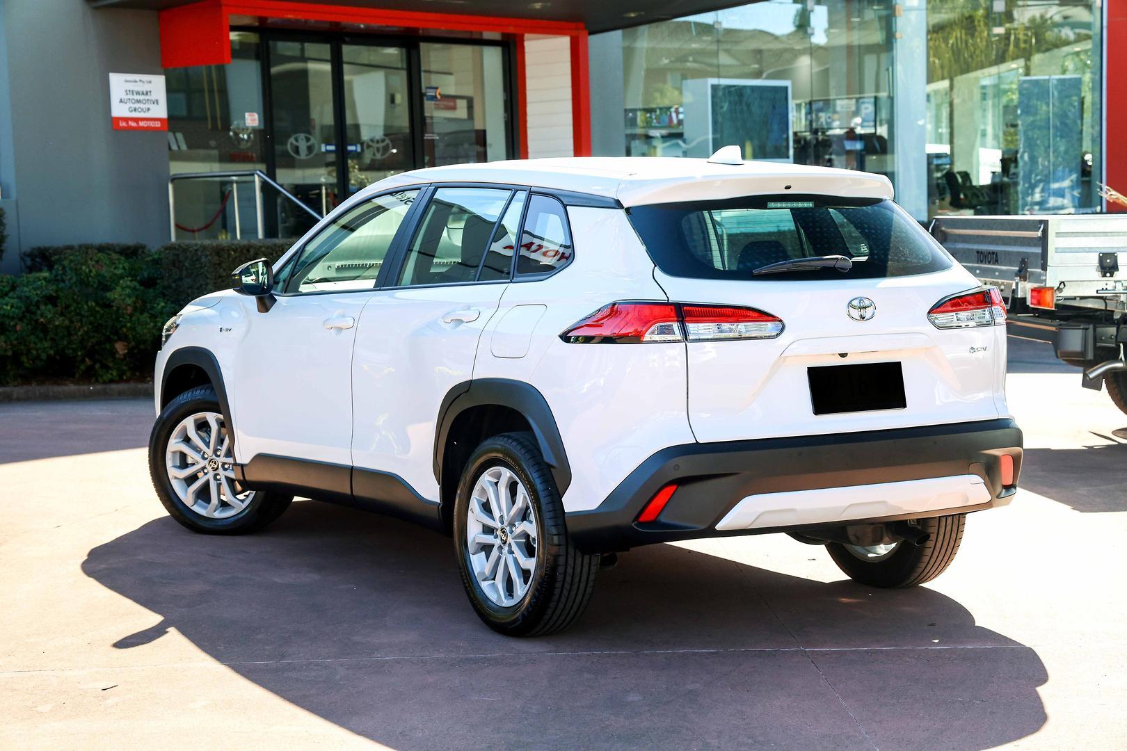 2025 Toyota Corolla Cross GX in White