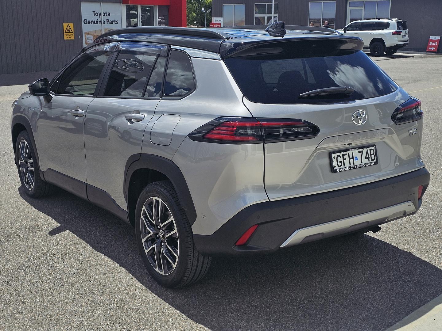 2025 Toyota Corolla Cross Atmos 2WD in Two Tone Silver