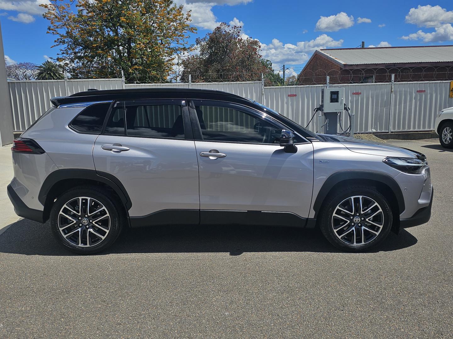 2025 Toyota Corolla Cross Atmos 2WD in Two Tone Silver