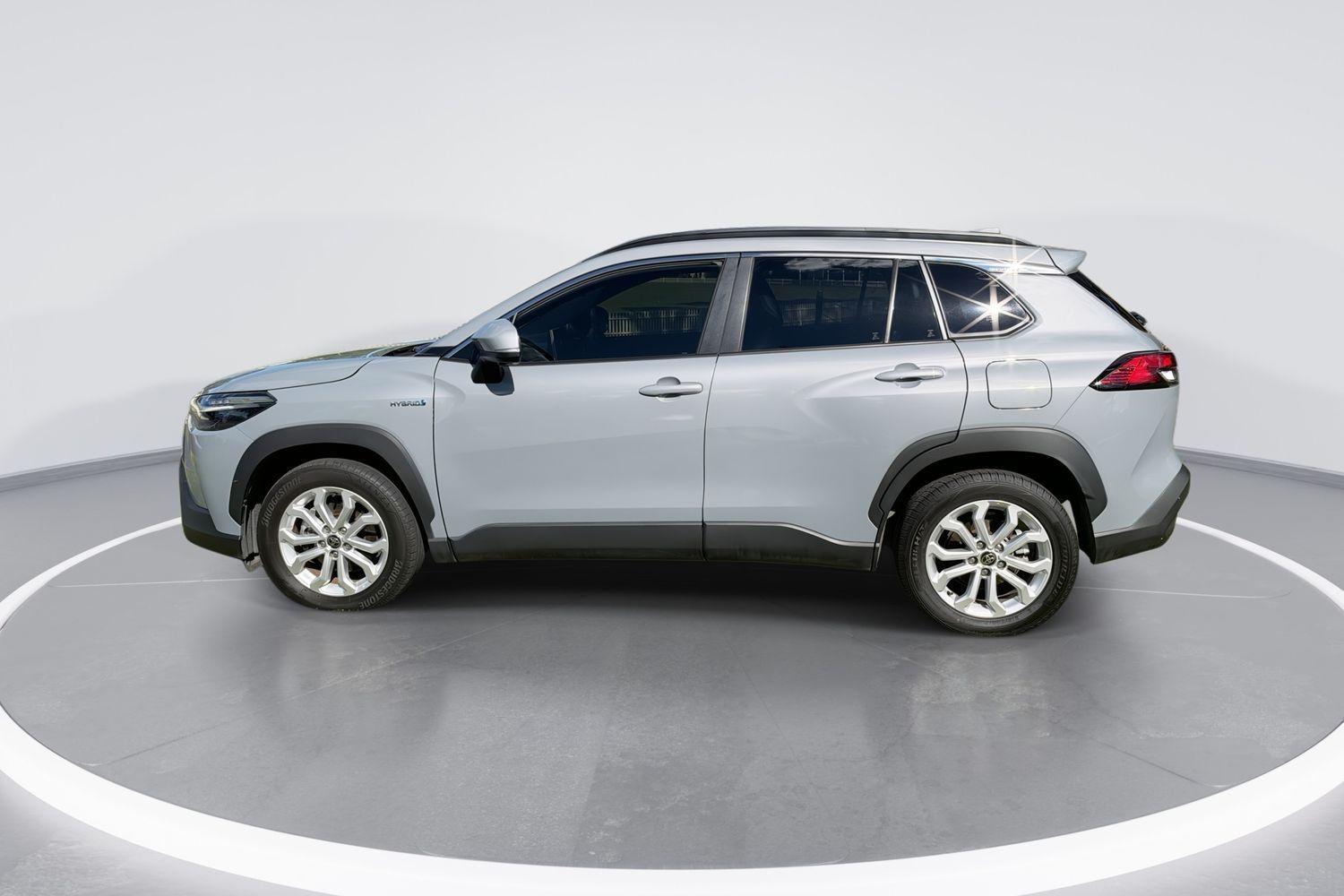 2023 Toyota Corolla Cross GXL in Grey