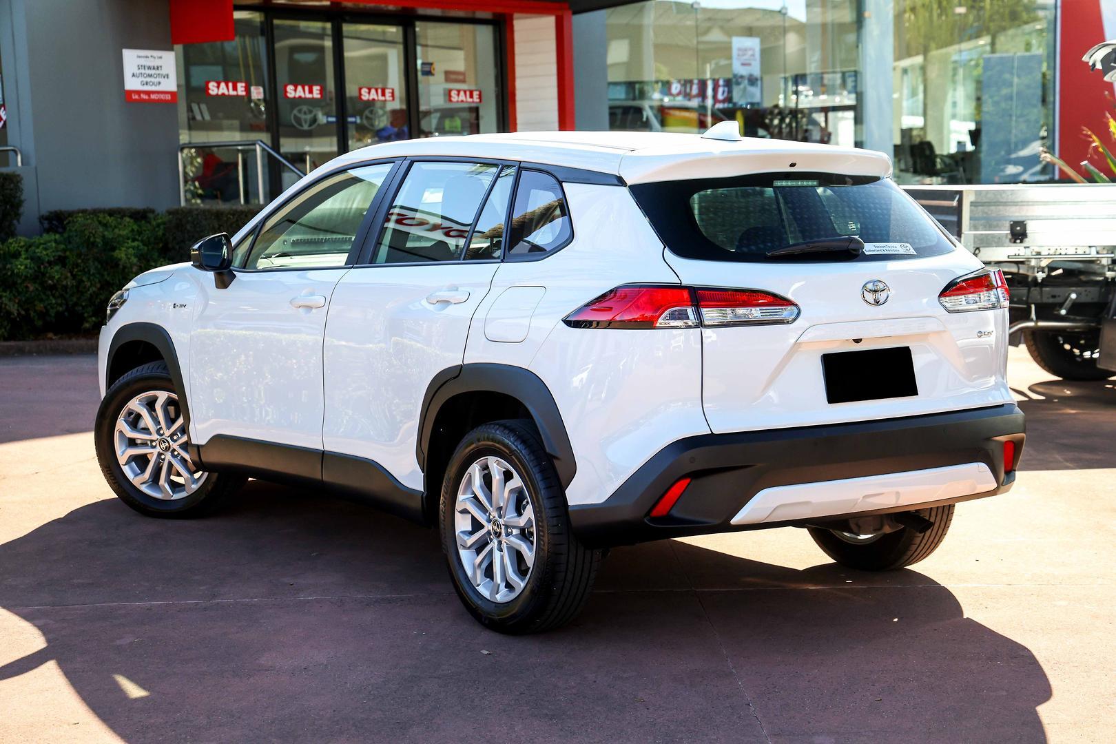 2025 Toyota Corolla Cross GX in White