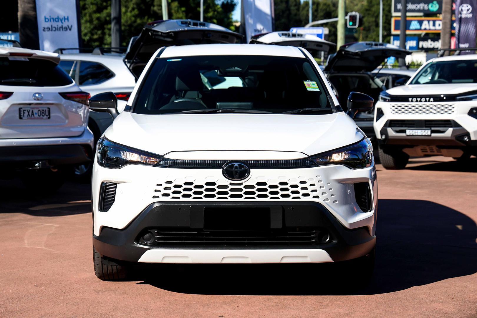 2025 Toyota Corolla Cross GX in White