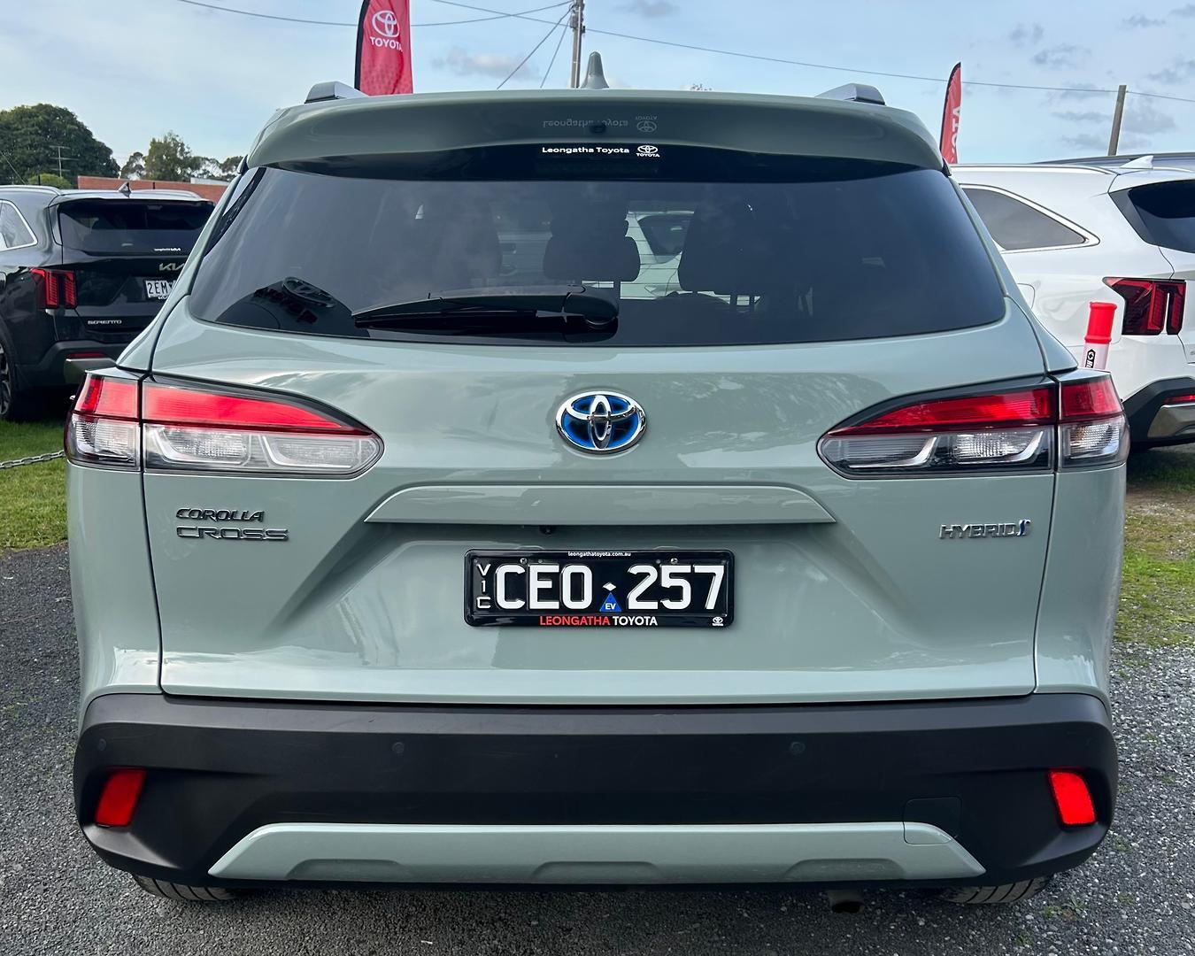 2023 Toyota Corolla Cross GXL in Green