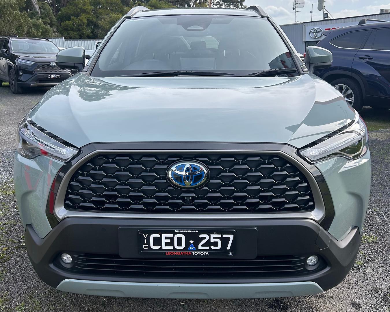 2023 Toyota Corolla Cross GXL in Green
