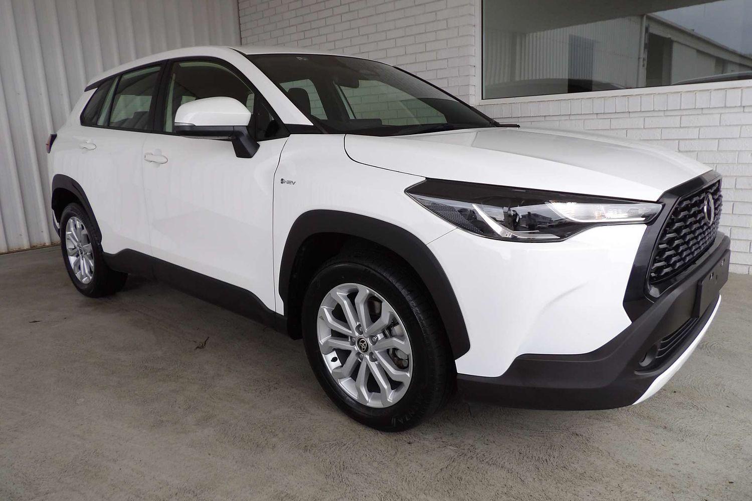 2024 Toyota Corolla Cross GX in White