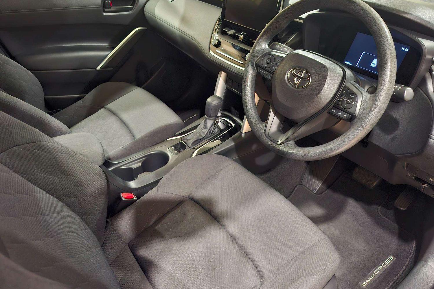 2024 Toyota Corolla Cross GX in Silver