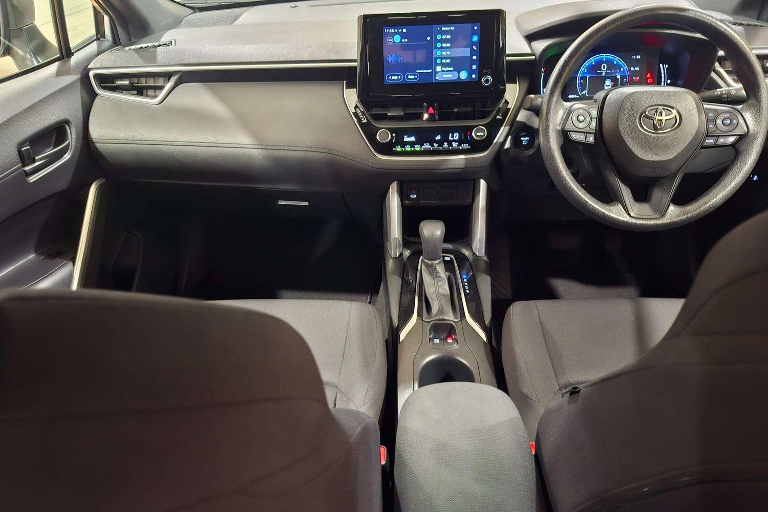 2024 Toyota Corolla Cross GX in Silver