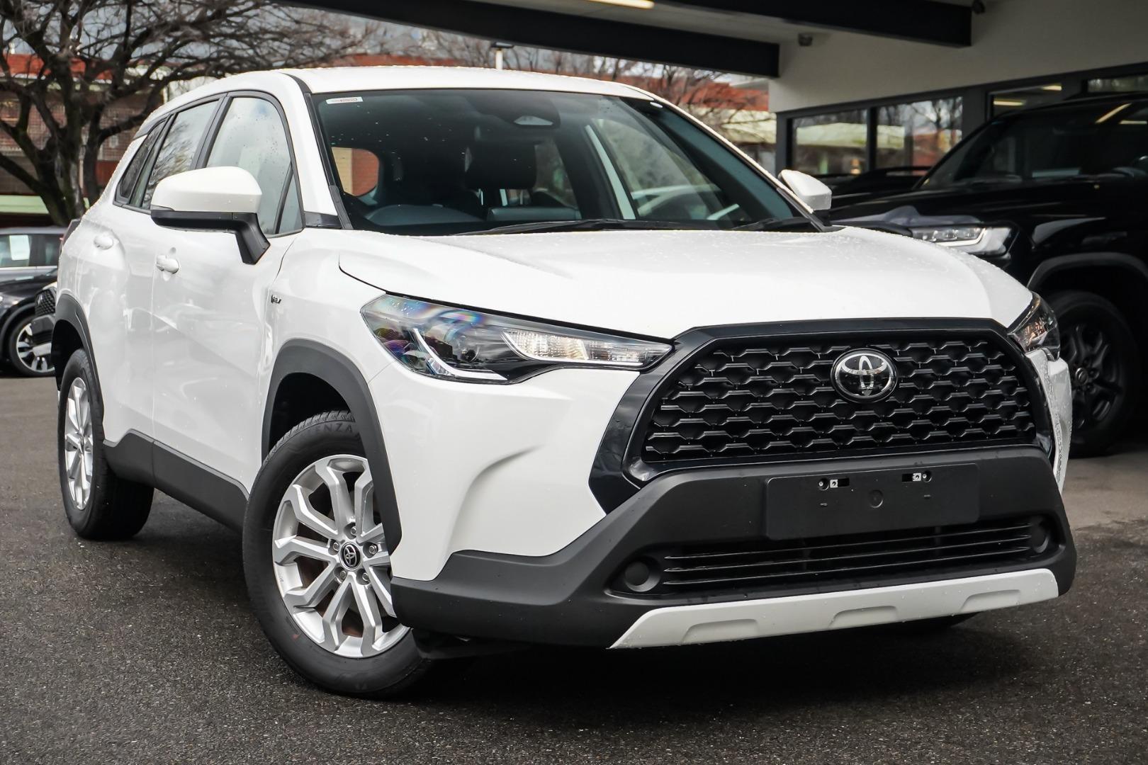 2025 Toyota Corolla Cross GX in White