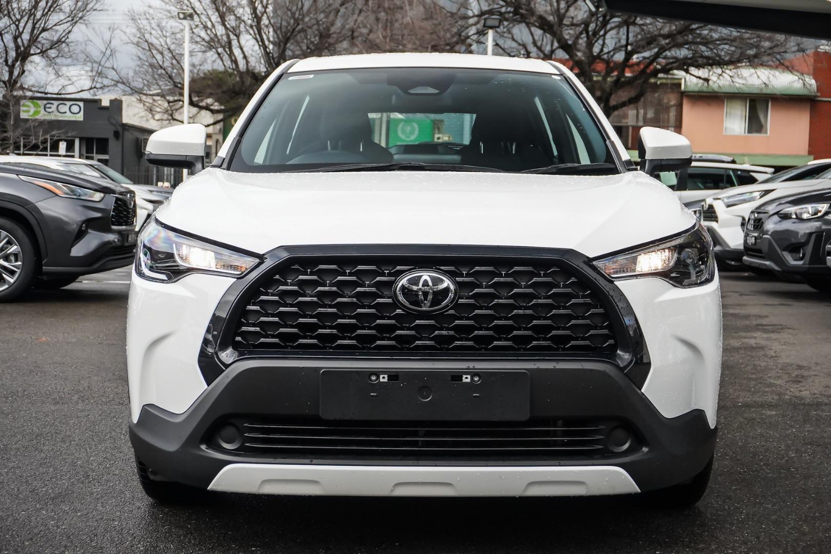 2025 Toyota Corolla Cross GX in White