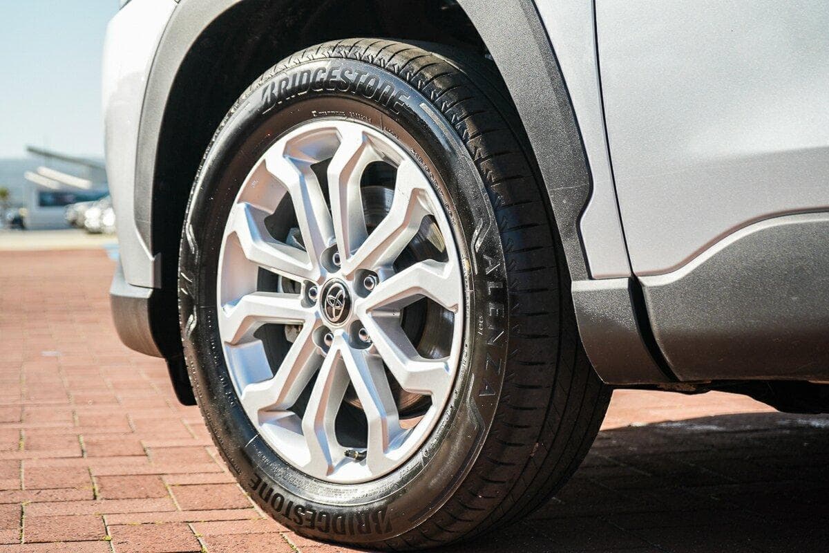 2025 Toyota Corolla Cross GX in Silver