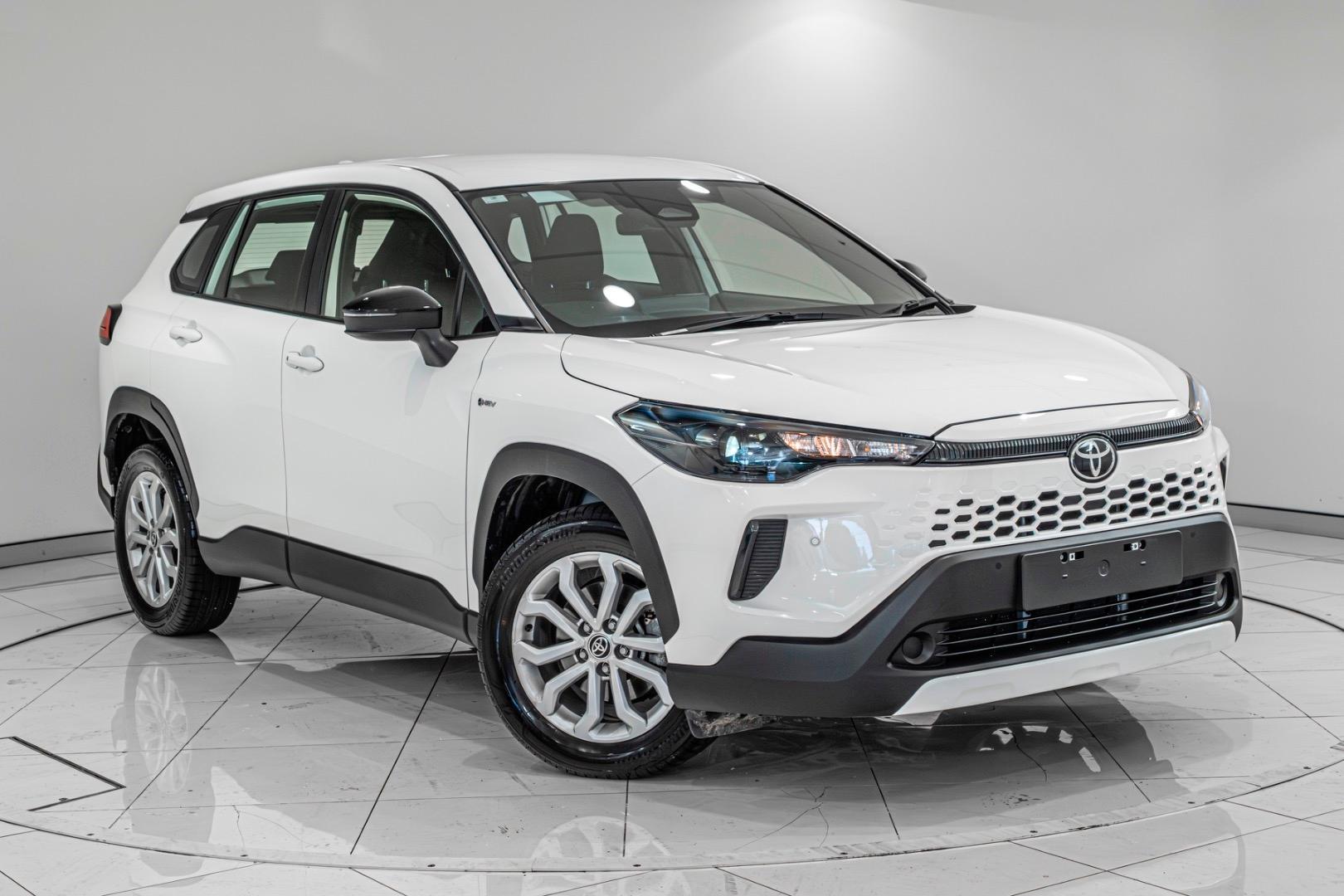 2025 Toyota Corolla Cross GX in White