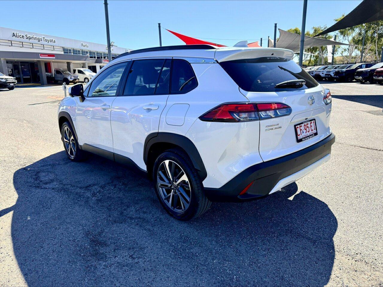 2024 Toyota Corolla Cross Atmos 2WD in White