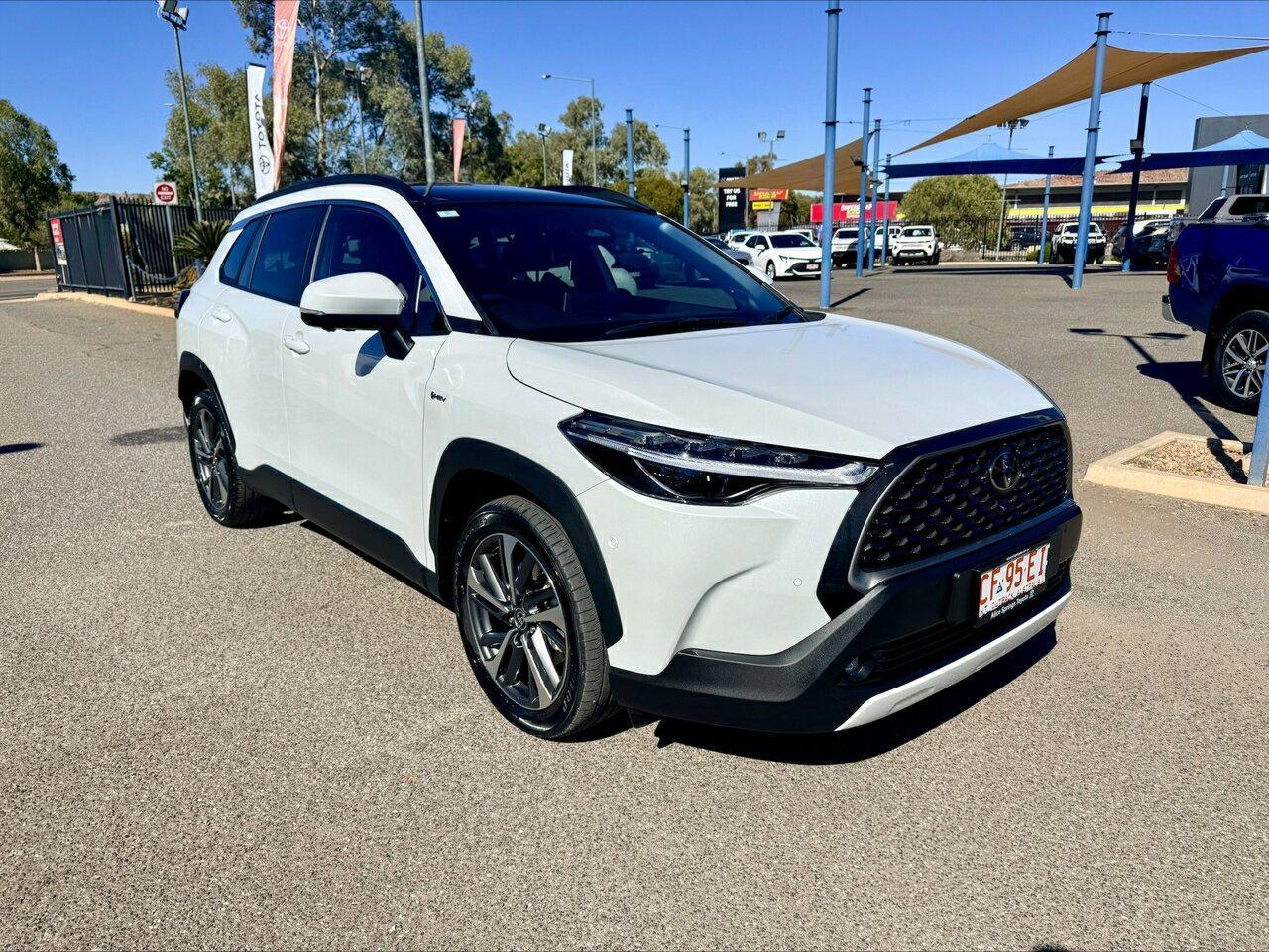 2024 Toyota Corolla Cross Atmos 2WD in White