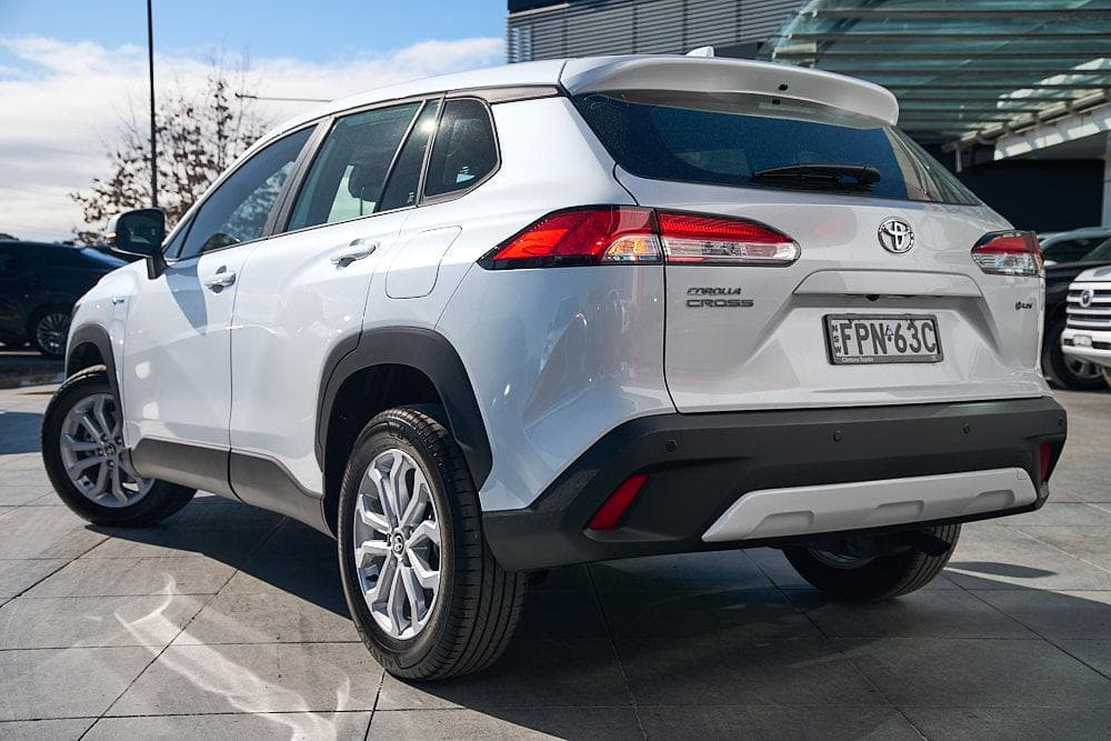 2025 Toyota Corolla Cross GX in White