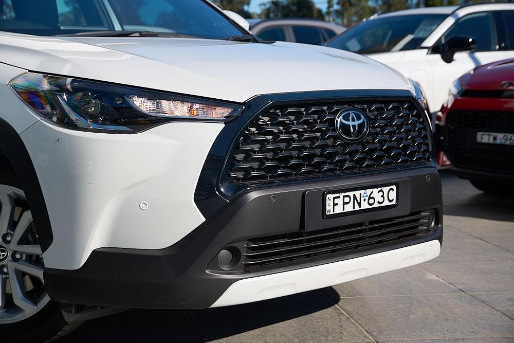 2025 Toyota Corolla Cross GX in White