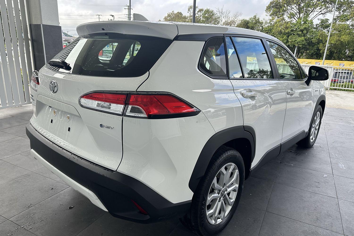 2025 Toyota Corolla Cross GX in White