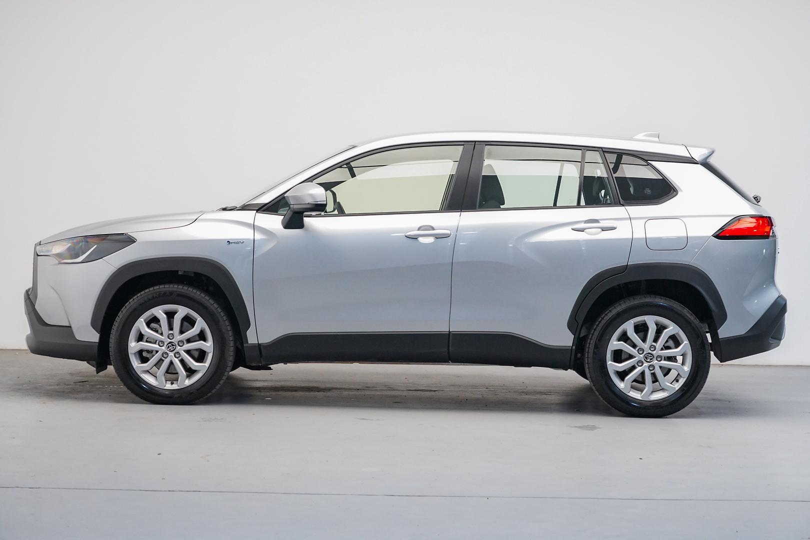 2025 Toyota Corolla Cross GX in Silver