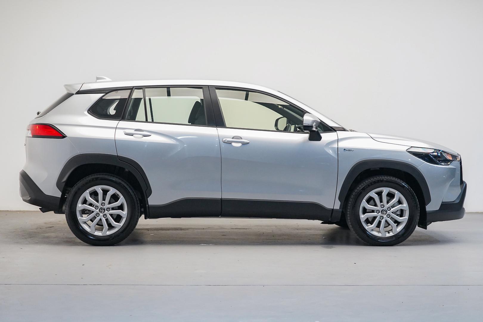 2025 Toyota Corolla Cross GX in Silver