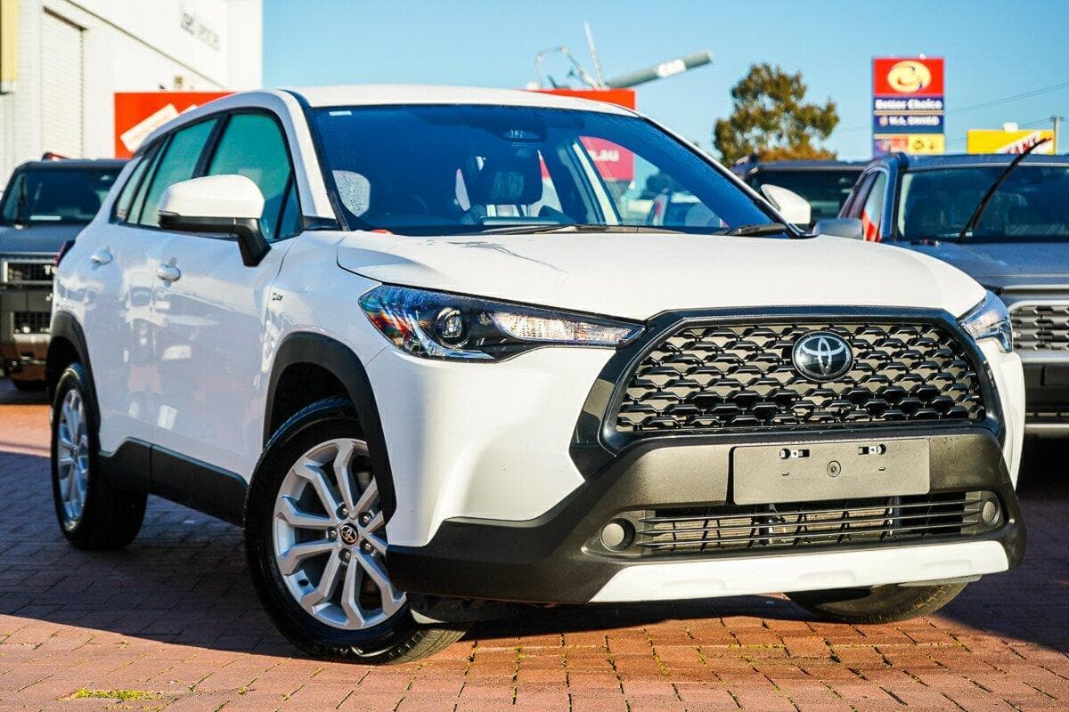 2025 Toyota Corolla Cross GX in White