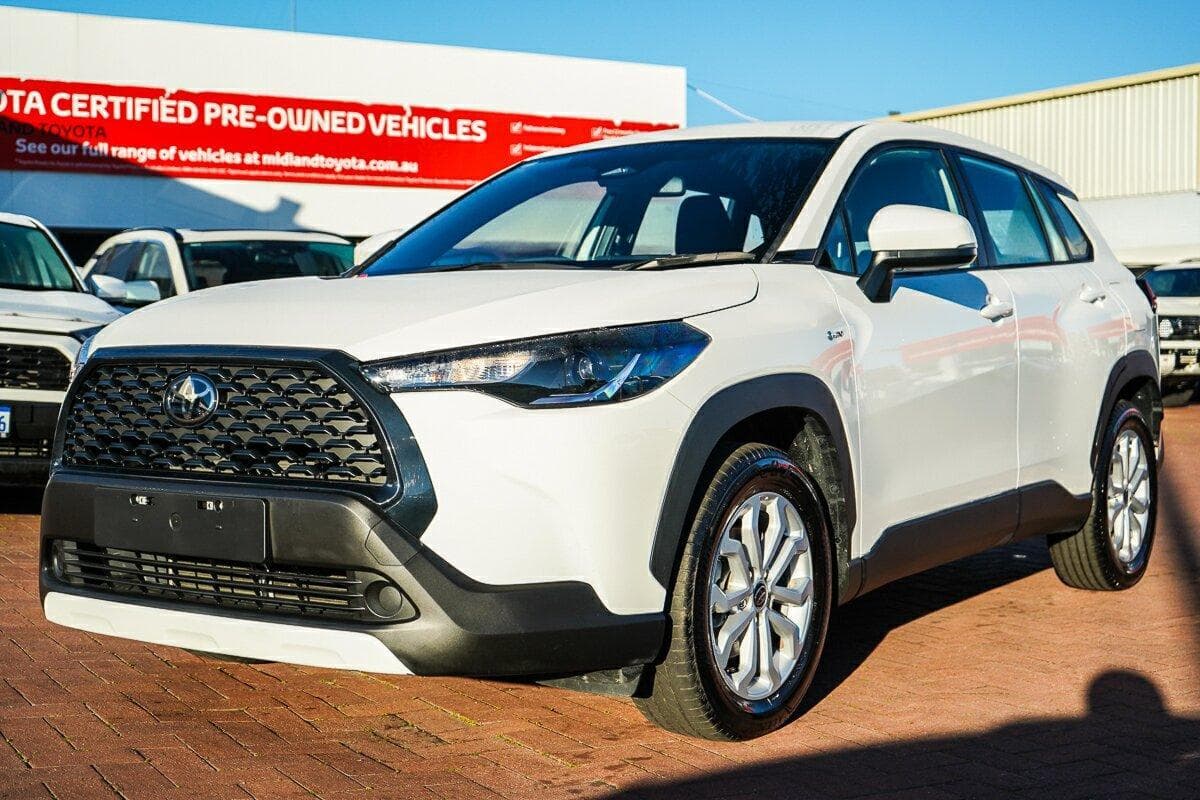 2025 Toyota Corolla Cross GX in White