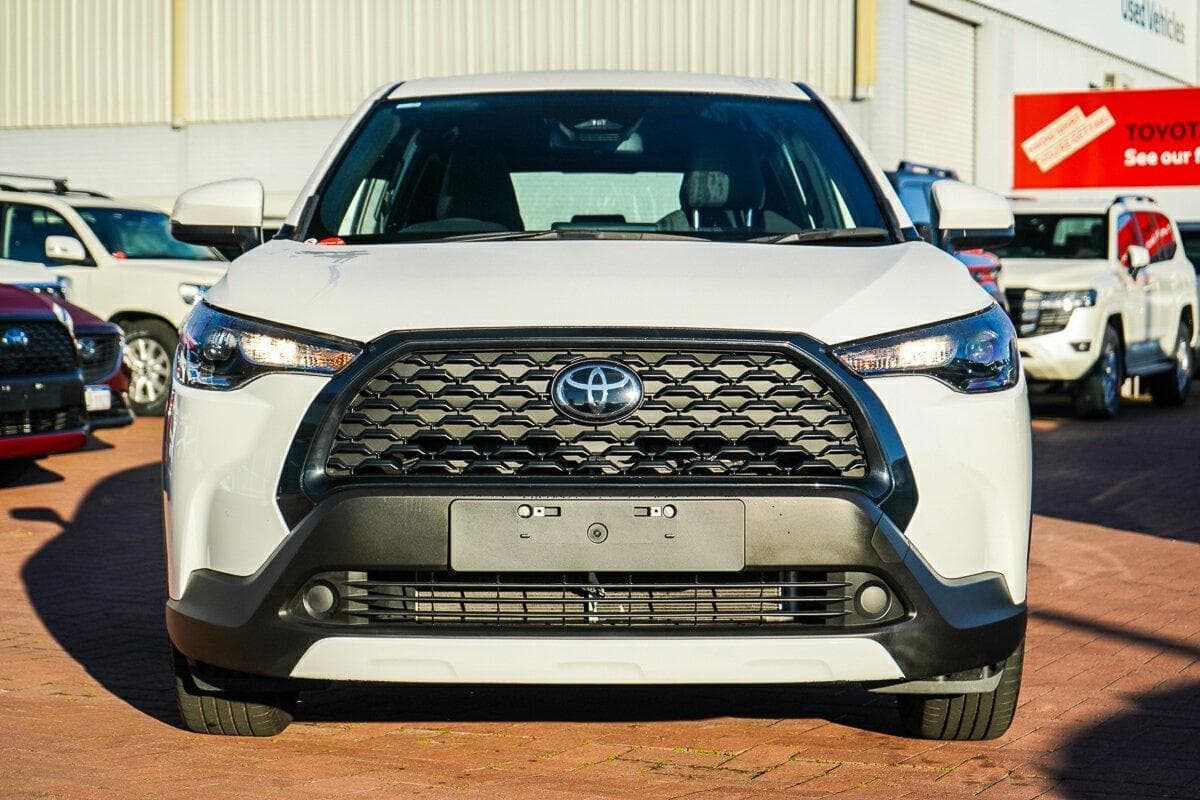 2025 Toyota Corolla Cross GX in White