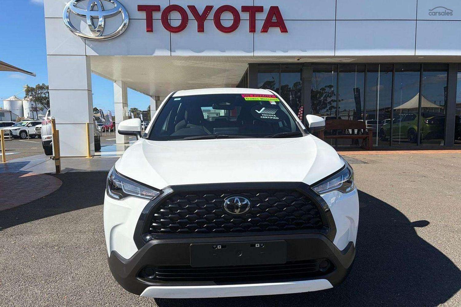 2025 Toyota Corolla Cross GX in White