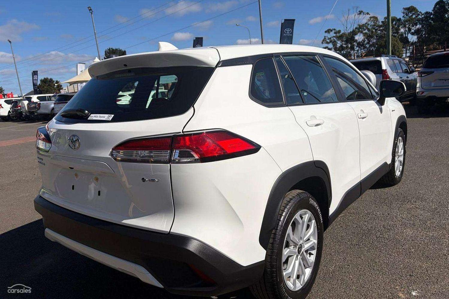 2025 Toyota Corolla Cross GX in White