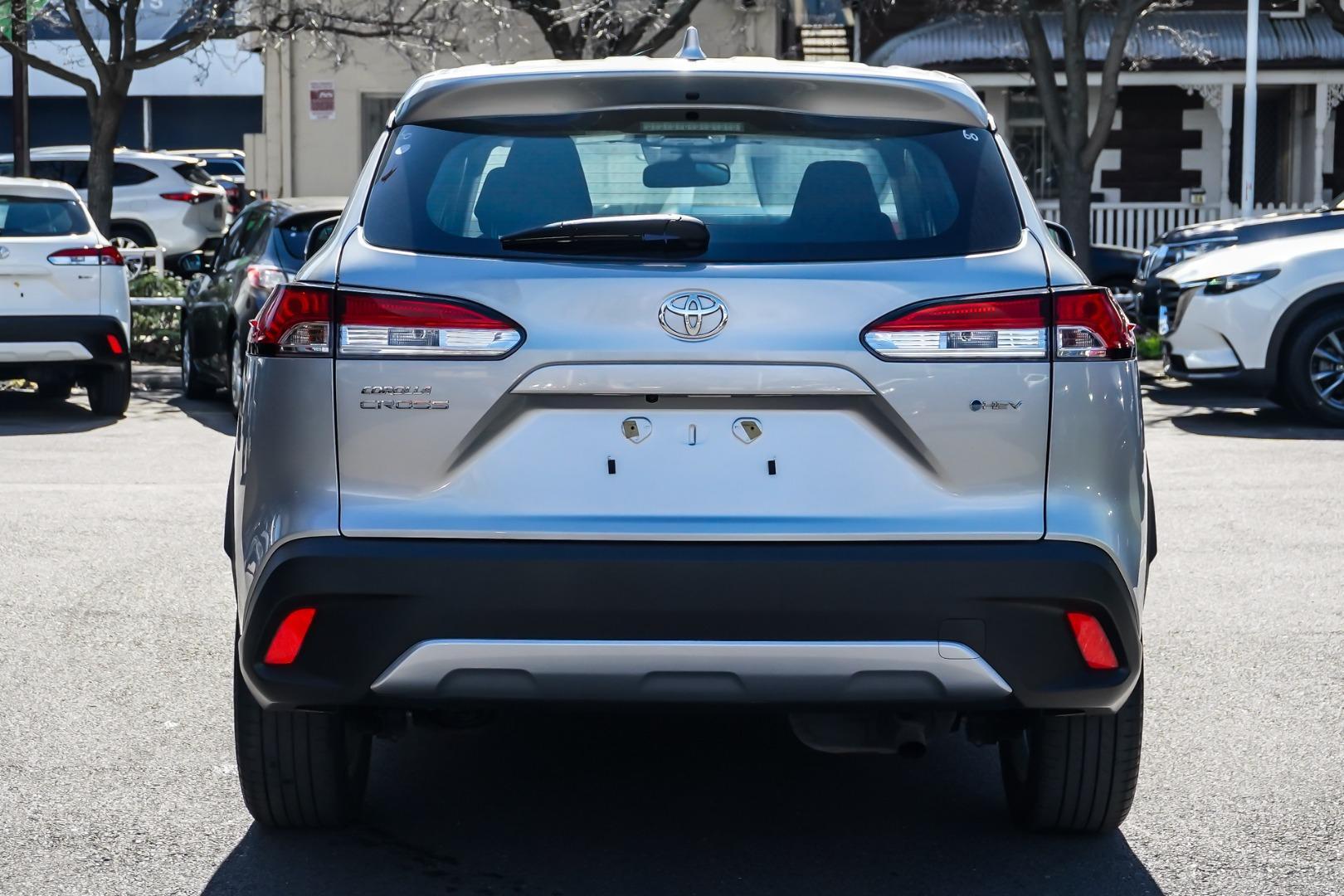 2025 Toyota Corolla Cross GX in Silver